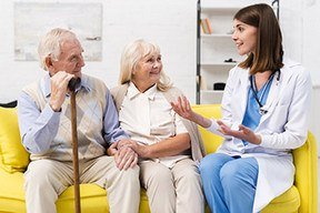 Доглядальниця